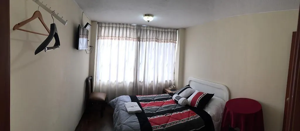 Hotel Bacastell Quito Gæstehus